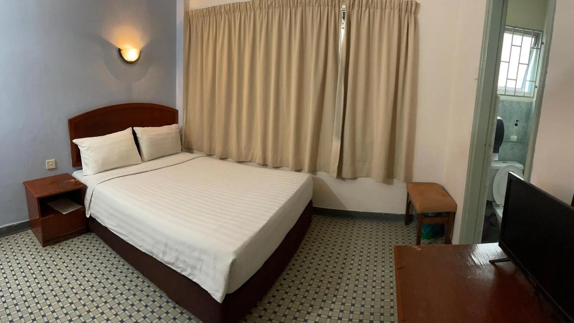 New Caspian Hotel location